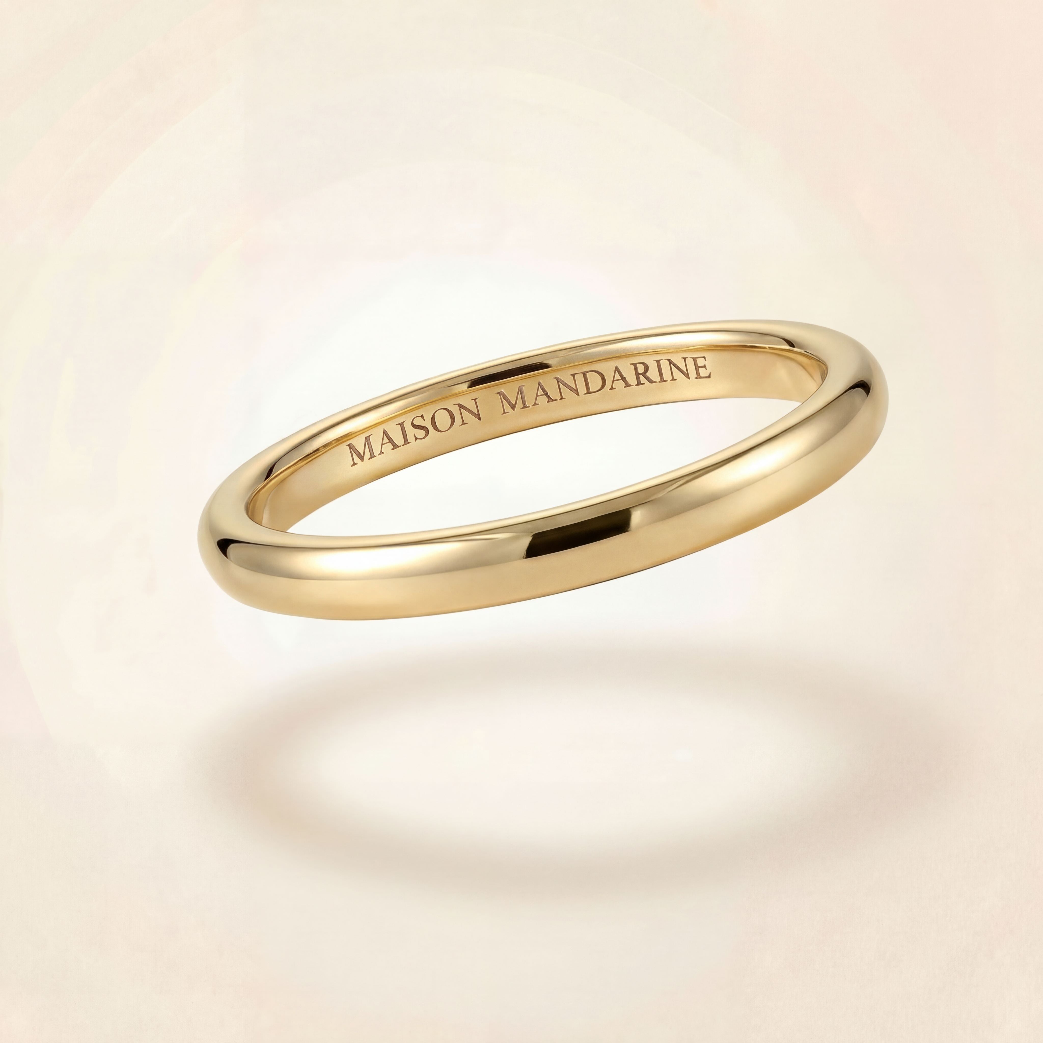 Alliance jonc confort 2 mm en or jaune 18 carats pour femme, finition polie, joaillerie parisienne Maison Mandarine