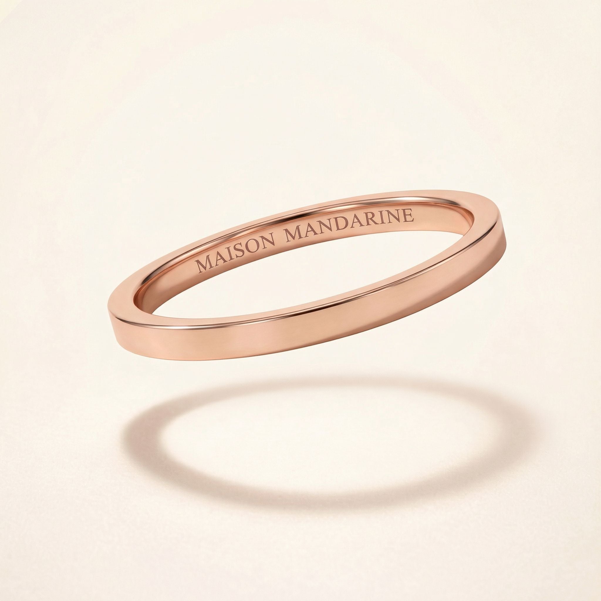 Alliance femme plate 1,7 mm en or rose 18 carats Maison Mandarine avec gravure intérieure