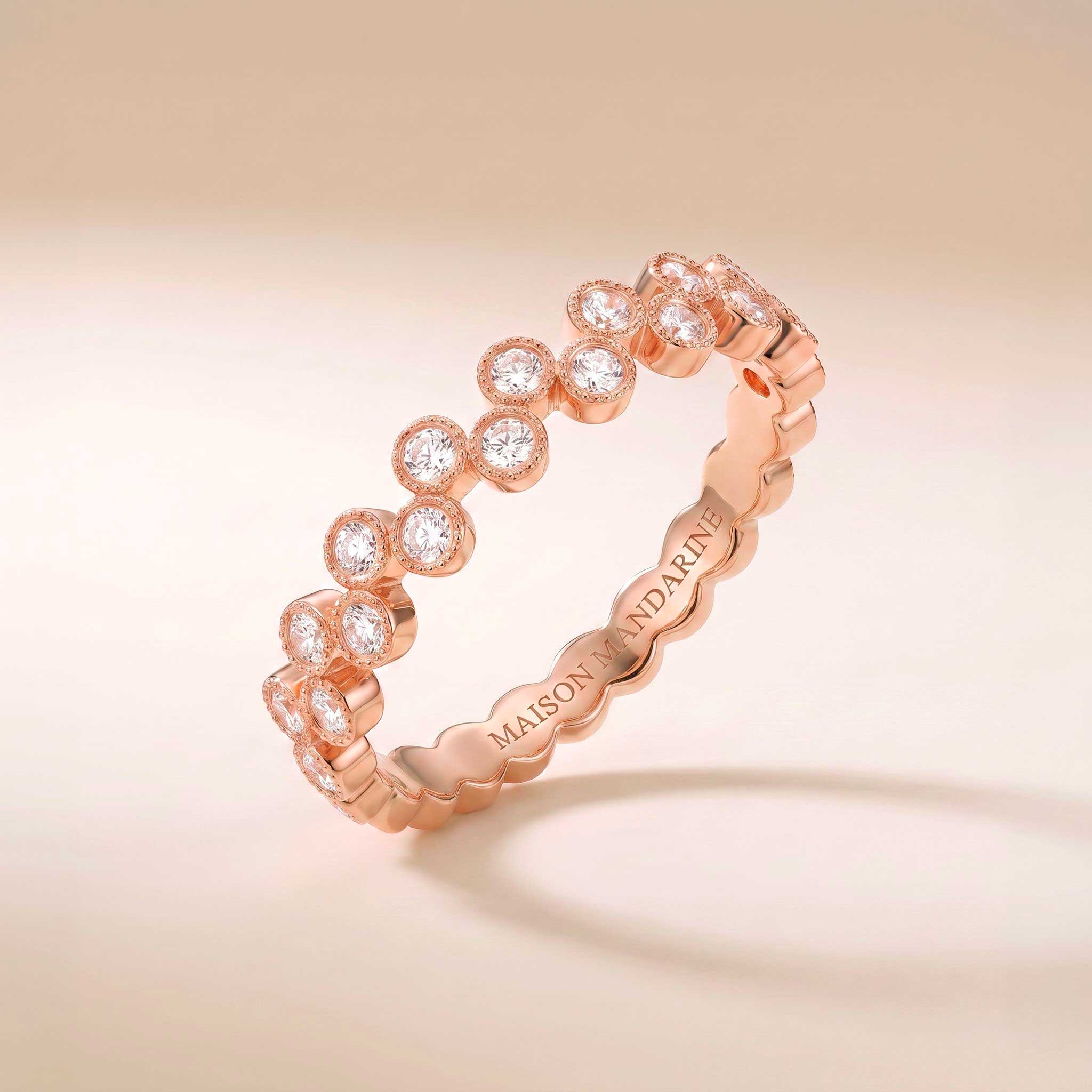 Alliance L’Oranger M en or rose et diamants en quinconce, vue de trois quarts – Maison Mandarine